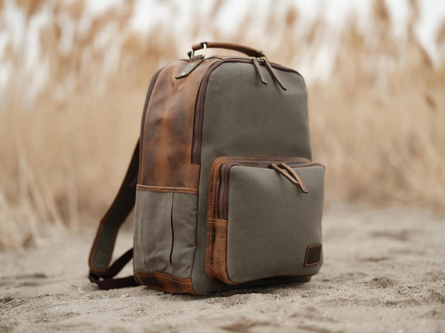 25L Traveler Canvas Backpack Kodiak Leather
