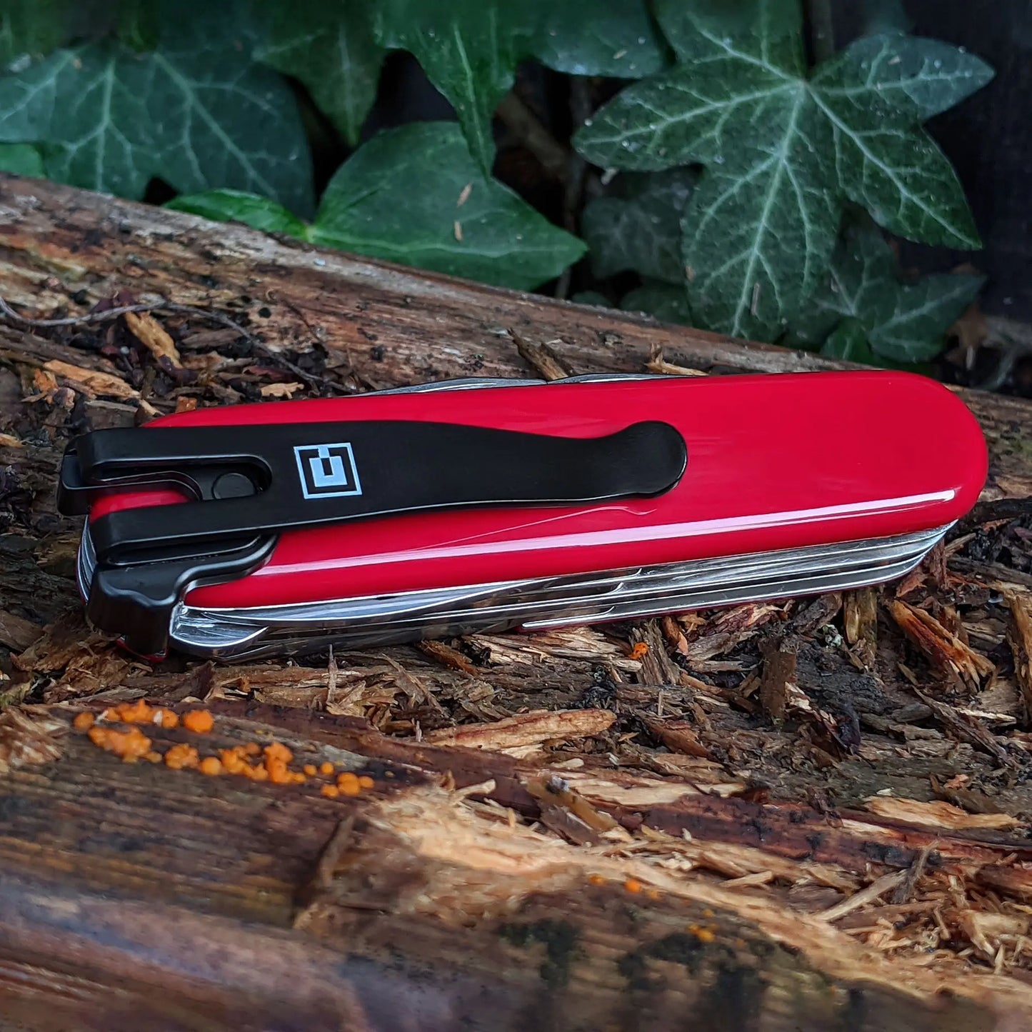 SwissQlip - Swiss Army Knife Pocket Clip Clip & Carry