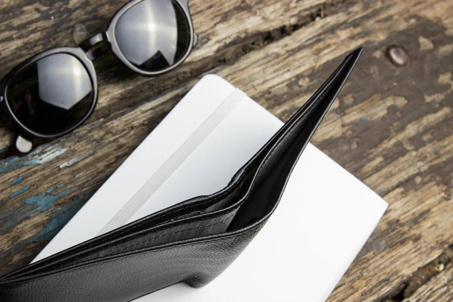 Traditional Bifold Wallet Kiko Leather