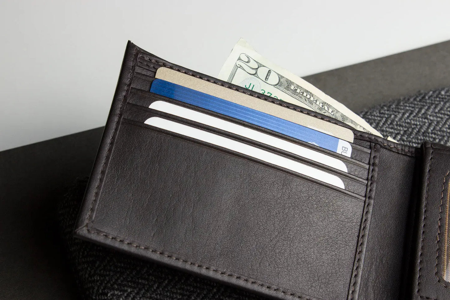 Traditional Bifold Wallet Kiko Leather