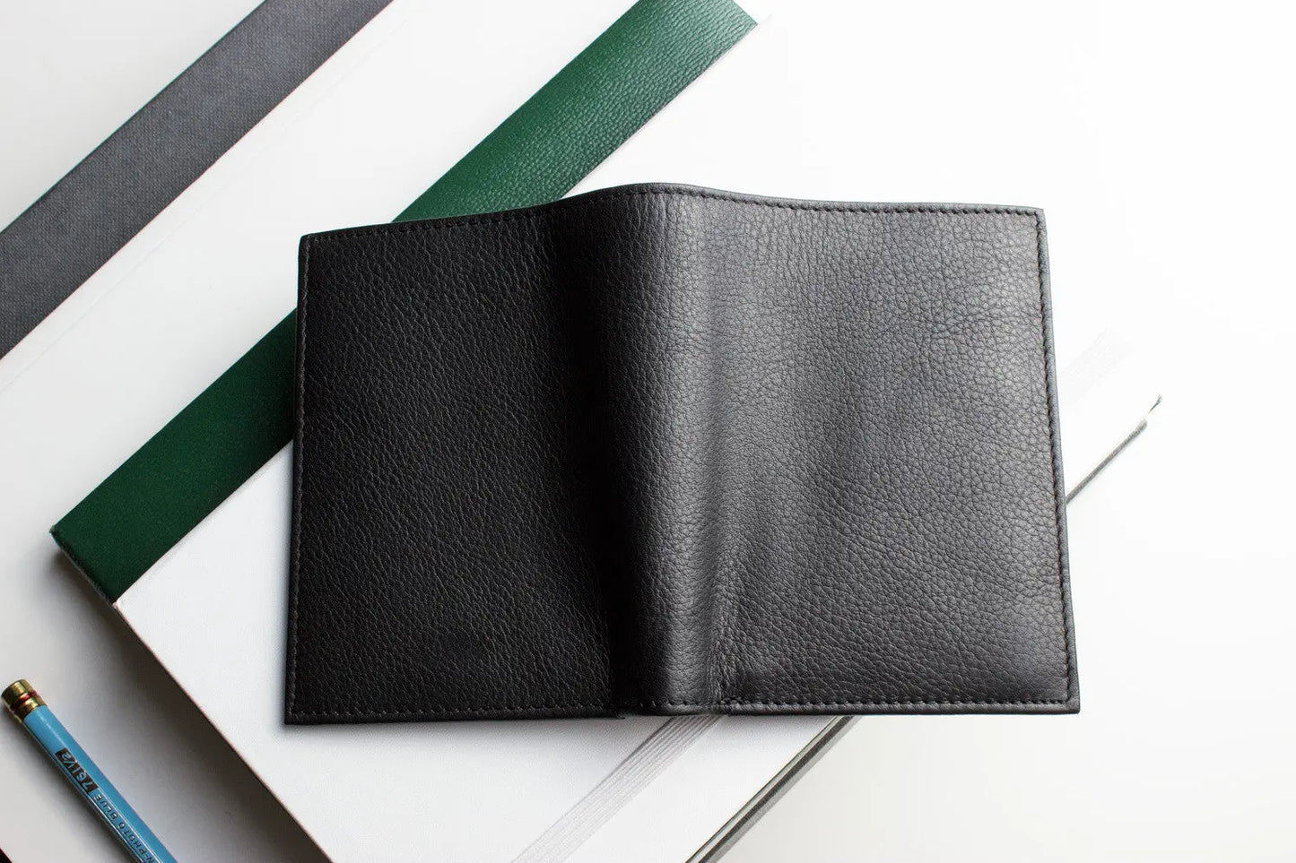 Slimfold Passcase Wallet Kiko Leather
