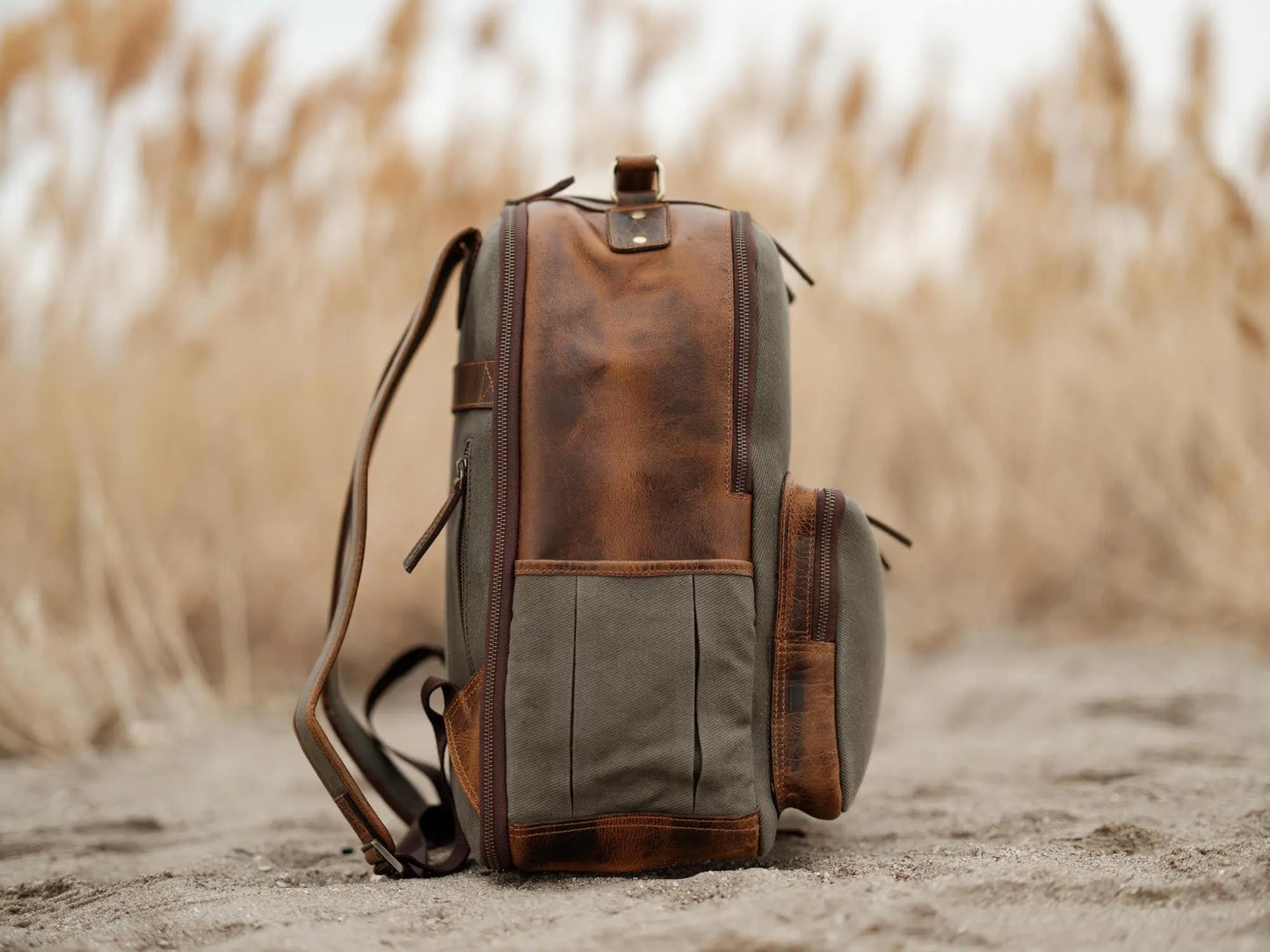 25L Traveler Canvas Backpack Kodiak Leather