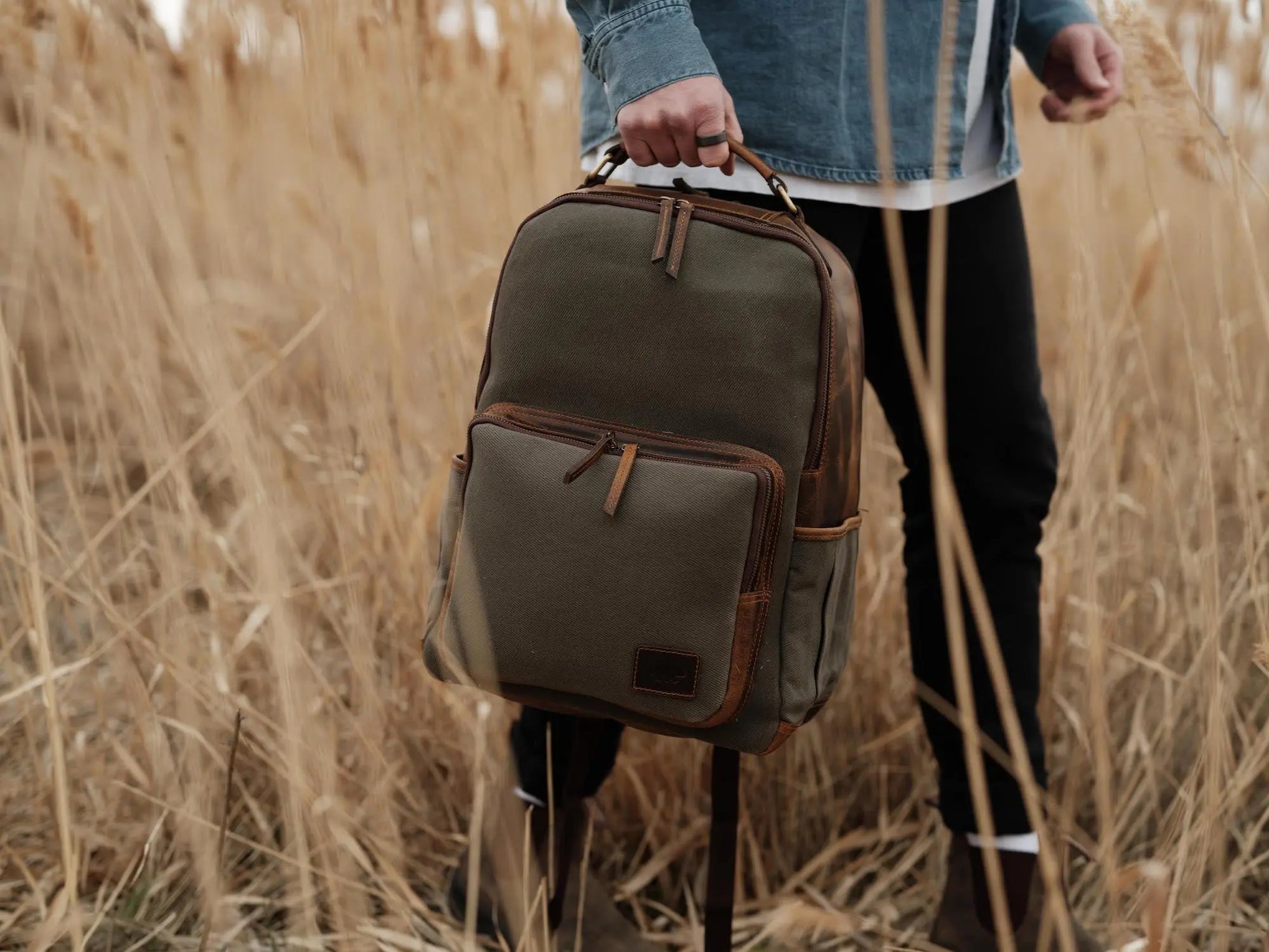 25L Traveler Canvas Backpack Kodiak Leather