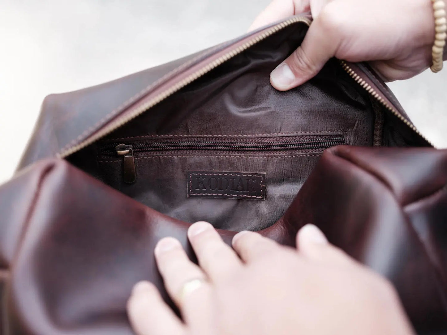Kobuk Dopp Kit Kodiak Leather