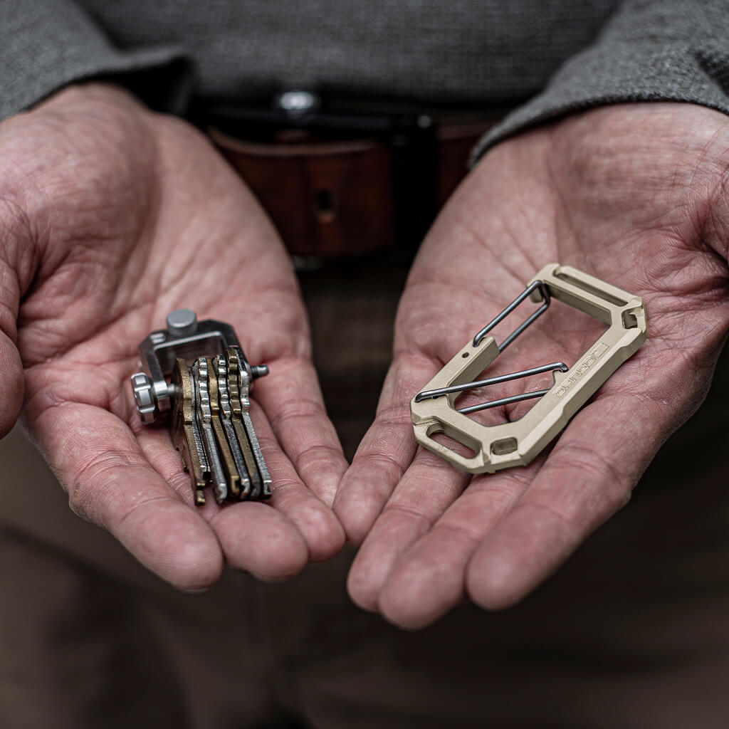 Dango Carabiner & Shackle