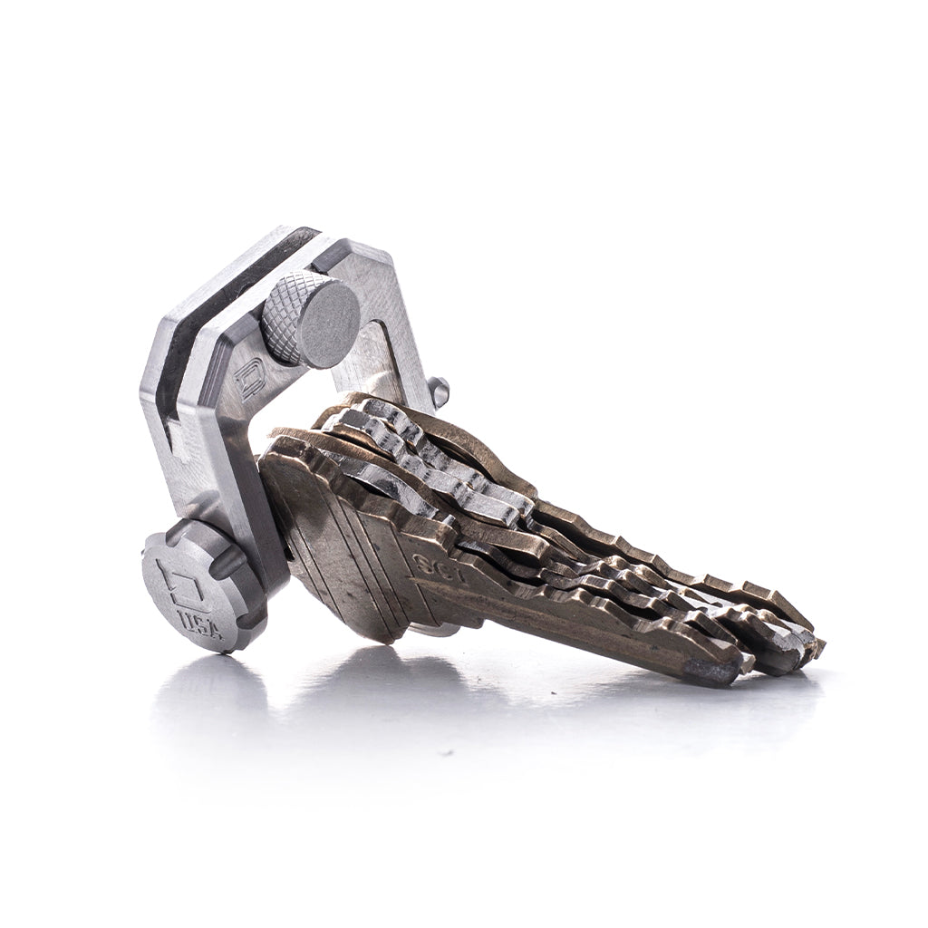 Dango Carabiner & Shackle