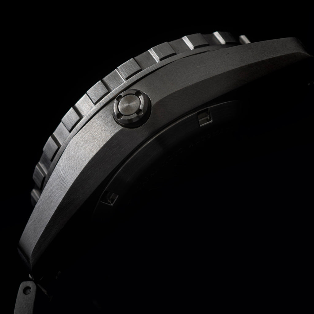 Dango DV-02 - Automatic Dive Watch with Metal Bracelet