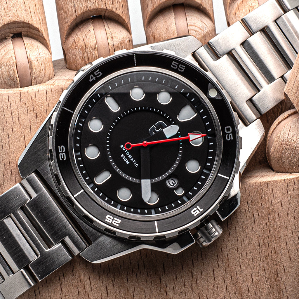 Dango DV-02 - Automatic Dive Watch with Metal Bracelet